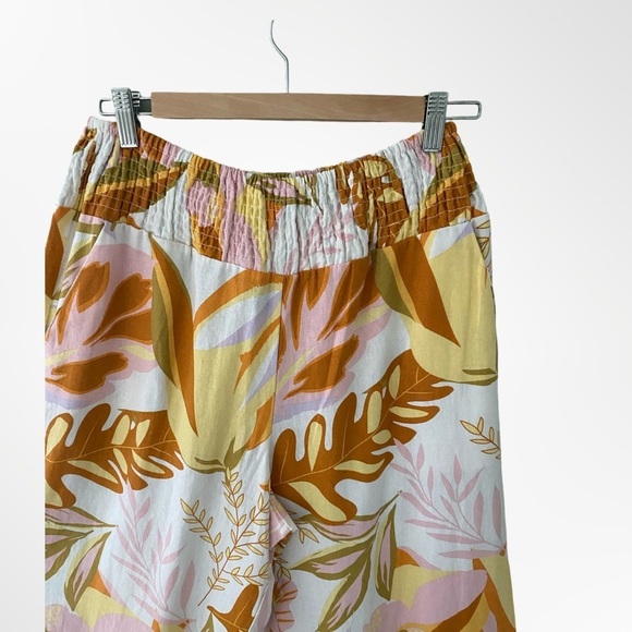 Tahari Smocked Tropical Linen Blend Wide Leg Pull On Pants NWOT Size L - Picture 3 of 7